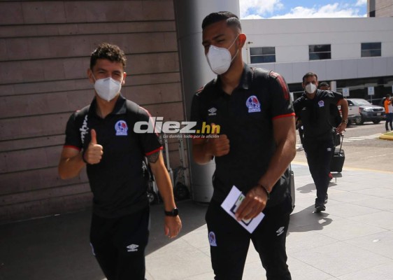 ¡Cánticos y nuevo look! La partida de Olimpia rumbo a Orlando para enfrentar al Montreal Impact