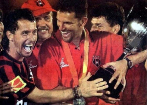 Con Olimpia incluido: Los equipos más ganadores de torneos de Concacaf en la historia