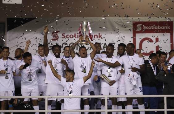 Olimpia cuando consiguió la copa en la primera edición de la Concacaf League.