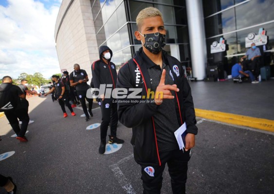 ¡Cánticos y nuevo look! La partida de Olimpia rumbo a Orlando para enfrentar al Montreal Impact