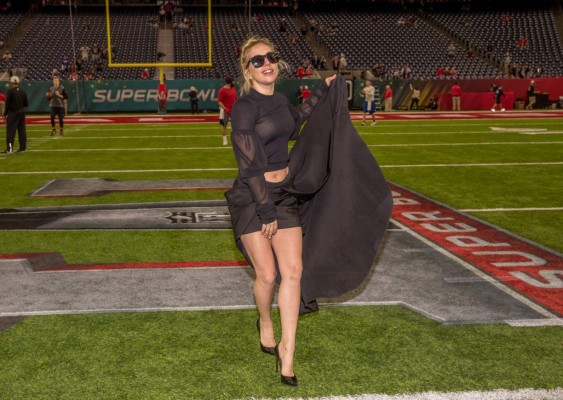 Lady Gaga sorprende a todos en el Super Bowl al enseñar sus partes íntimas