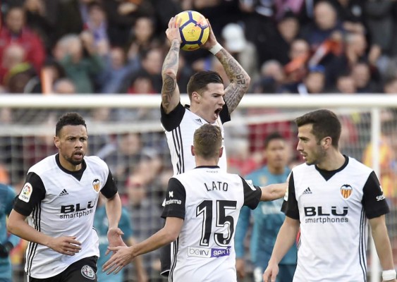 ¡NO SE VIO EN TV! Dedazo de CR7, la broma de Zidane y la caída de Marcelo