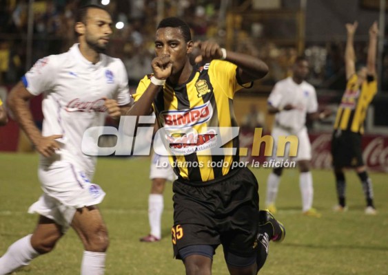 La mejores imágenes del clásico España Olimpia