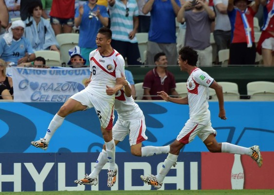 Los ticos celebran a lo grande su espectacular debut