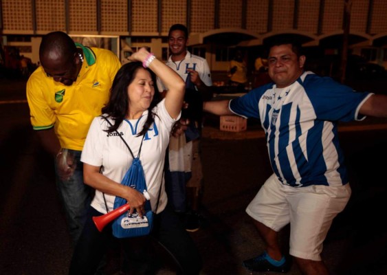 FOTOS: Conocé a Walter, uno de los aficionados más fieles a la Selección de Honduras