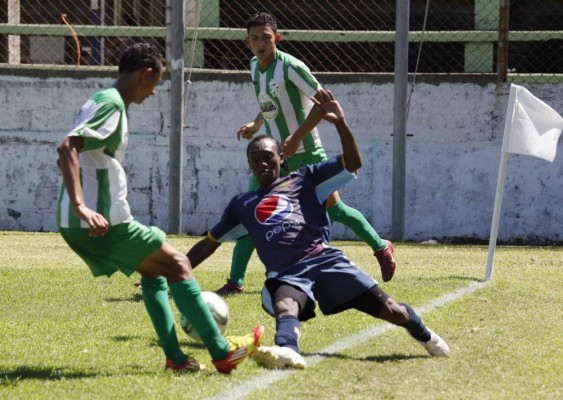 Debut y despedida: Futbolistas del Olimpia y Motagua que debutaron y no aparecieron más