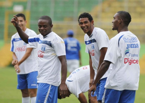 Los futbolistas a los que Luis Suárez llamó en Honduras y que luego 'desaparecieron' del fútbol