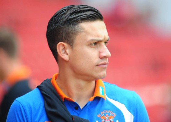 José Cubero posterga su debut en Inglaterra debido a una lesión