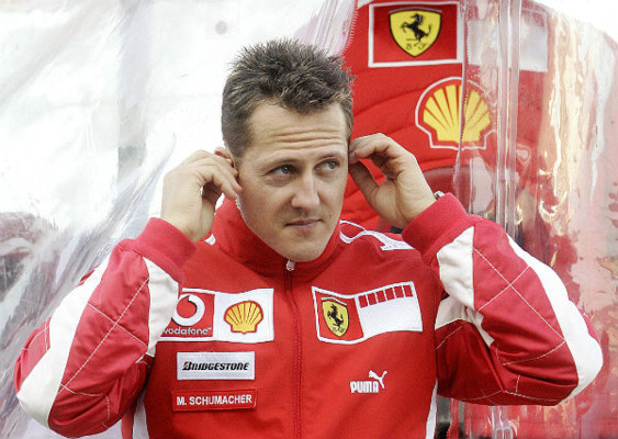 Schumacher cumplirá un mes en coma y persiste el pesimismo