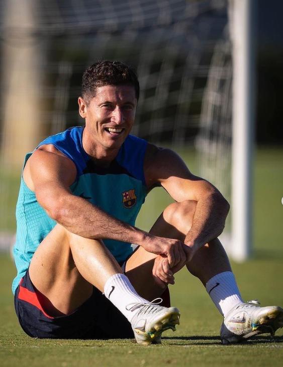 La vida de millonario de Lewandowski: Sus negocios, de cuánto es su fortuna y la mansión que tiene en España