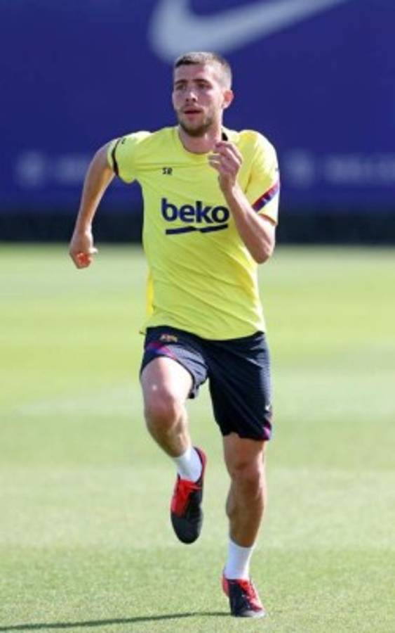 Con dos novedades, carros desinfectados y Vidal sorprende: Así fue el entrenamiento del Barcelona