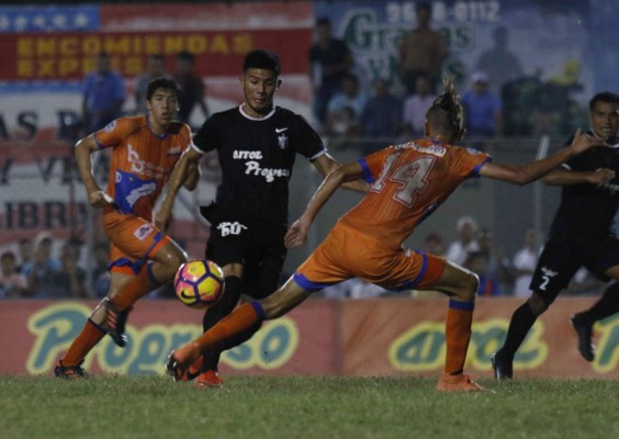 La actualidad de los jugadores que hizo debutar Héctor Vargas en Olimpia