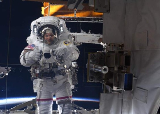 Coronavirus: La linda astronauta que encontrará un planeta transformado cuando vuelva a la Tierra