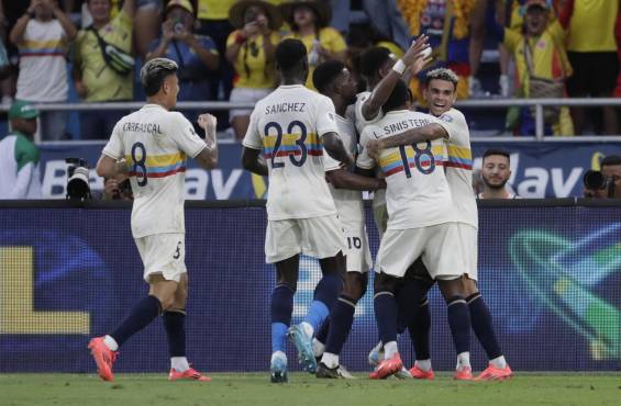 Colombia golea y hunde a Chile y se sube a lo más alto de la tabla de posiciones de las eliminatorias sudamericanas