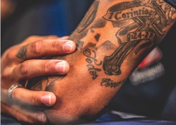 Neymar: El significado de todos sus tatuajes, desde un niño descalzo hasta sus superhéroes favoritos