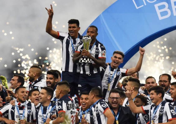 Antonio Mohamed rompe en llanto tras cumplir su promesa en la final de la Liga MX