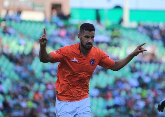 Uno está por cumplir 44 años: Los 20 futbolistas que creías que estaban retirados, pero siguen activos&nbsp;&nbsp;