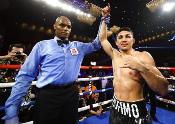 En fotos: Así noqueó el hondureño Teófimo López a Richard Commey