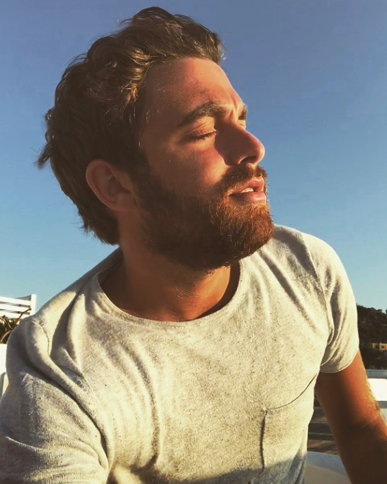 Su primer ‘bombazo’ y la noticia que lo cambió todo: la agitada vida de Fabrizio Romano, el periodista que le pega a los fichajes