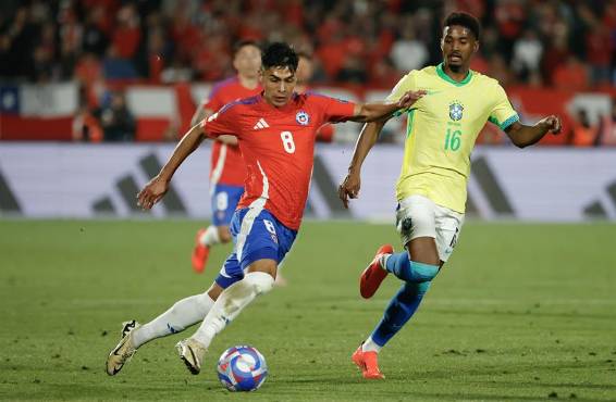 Brasil tuvo que venir de atrás para vencer a Chile de visita. Foto: EFE.