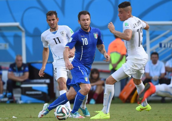 Uruguay le ganó a Italia 1-0 y se clasificó a los octavos