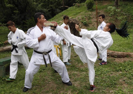 FOTOS: familia Armijo, el karate corre por su sangre