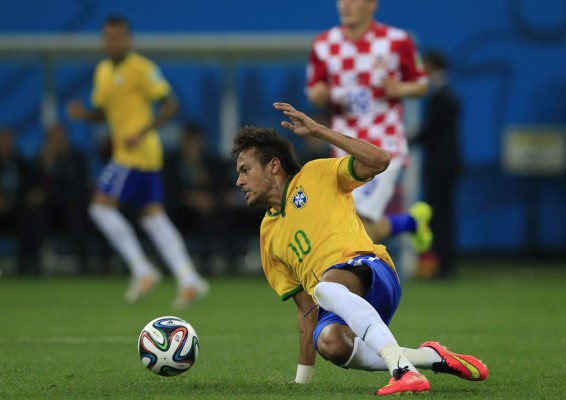 Brasil sorprende a Croacia en su primer partido 3-1