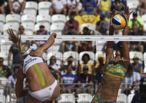 Las ¡espectaculares y candentes! fotos que está dejando el voleibol de playa en Río