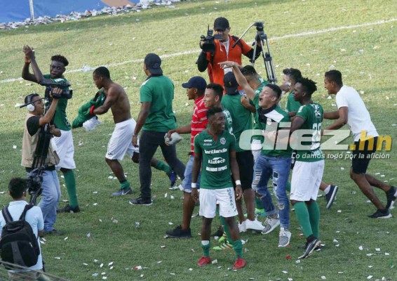 ¡Alegría y tristeza! Así festejó Marathón la clasificación a la final del Clausura