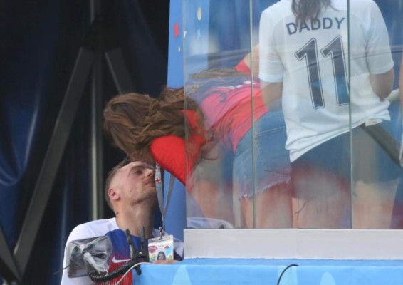 Las espectaculares novias y esposas de los cracks de Inglaterra que se robaron el show en el estadio