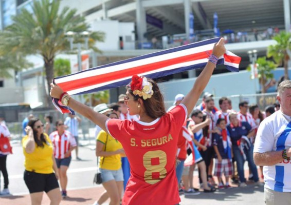 Sharon Segura, la modelo y presentadora tica, amante de su selección