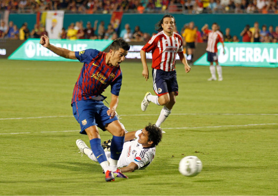 Barcelona, humillado por las Chivas