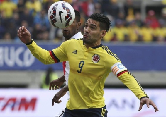 Falcao ya firmó con el Chelsea, asegura medio colombiano