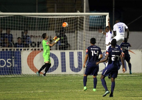 Las imágenes que no se vieron por TV del clásico Motagua-Olimpia