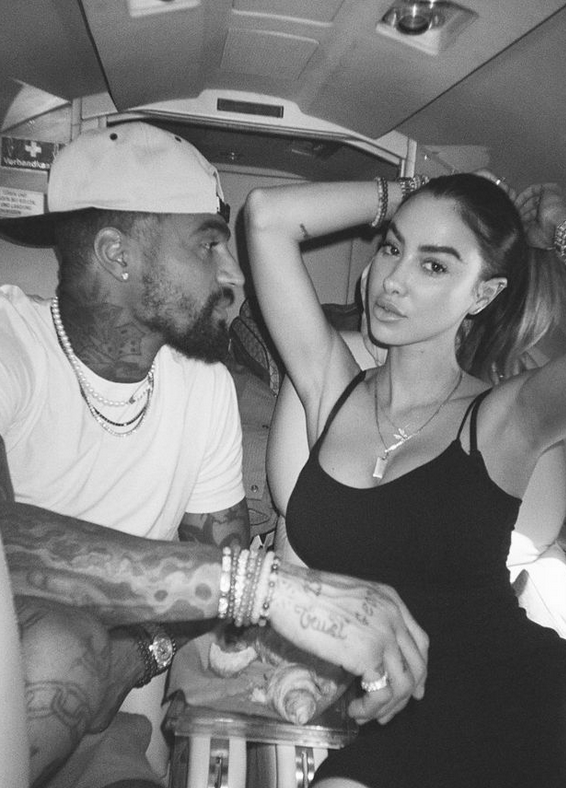 El ex Barcelona que es parte de la “pareja más sexy del mundo”: Sus fotos íntimas y ella es maestra de kung-fu