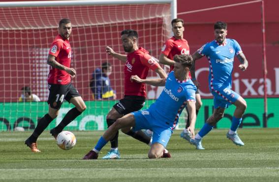El Mallorca sorprende en España y derrota al Atlético de Madrid, sale de puestos del descenso y complica al Cádiz de Choco Lozano
