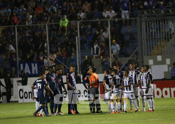 NO SE VIO EN TV: El eufórico festejo de Rubilio y el drama de Castellanos