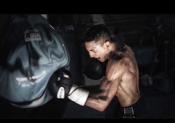 ¡Puro músculo! El 'salvaje' cambio físico del boxeador Teófimo López en solo seis años