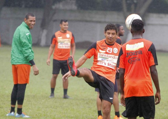 Top: Estos son los futbolistas activos con más partidos en la Liga Nacional de Honduras