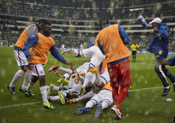 Las mejores fotos que han dejado los duelos Honduras-México