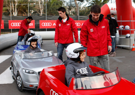 El FC Barcelona recoge sus nuevos Audi.