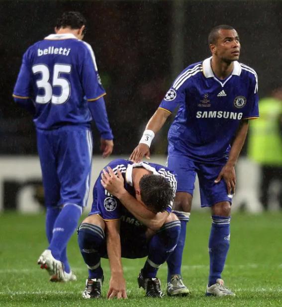 Pensé en tirarme desde el piso 25 de mi hotel, pero mis compañeros lo evitaron