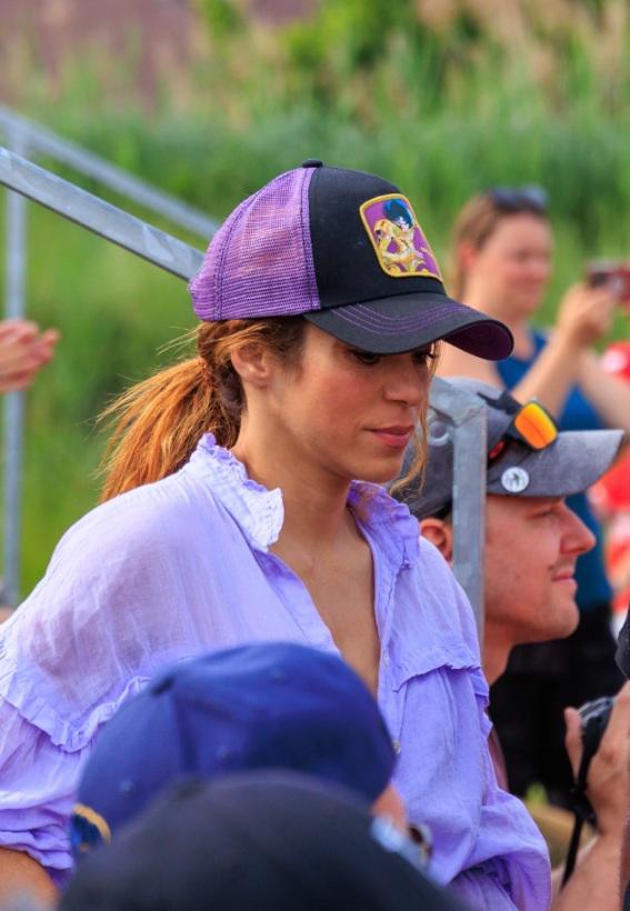 ¿Se hablaron? El incómodo encuentro entre Piqué y Shakira: Así fueron fotografiados en República Checa durante sus vacaciones