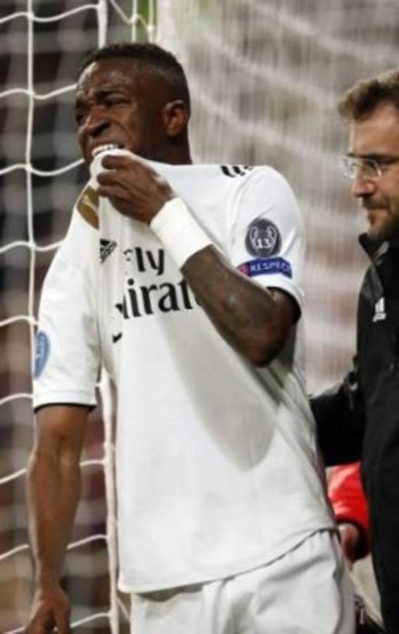 En fotos: Las desgarradoras imágenes de Vinícius Jr contra el Ajax en el Bernabéu