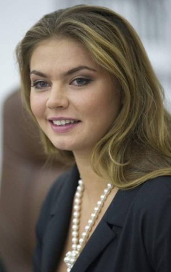 Alina Kabáyeva, una bella ex gimnasta es la 'novia secreta' de Vladimir Putin