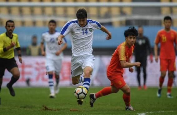 US singer-songwriter Lana Del Rey arrives for the 62nd Annual Grammy Awards on January 26, 2020, in Los Angeles. (Photo by VALERIE MACON / AFP)