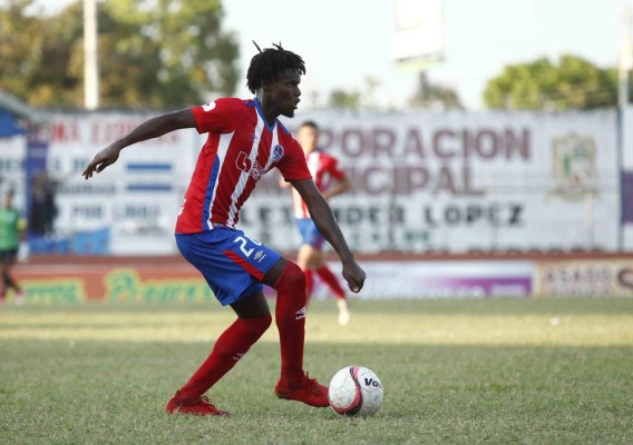 Ataque potente: Pedro Troglio y una alineación ofensiva para el partido Olimpia-Real España