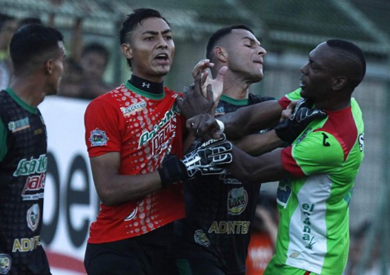 Los 11 futbolistas con más expulsiones en la historia de la Liga Nacional