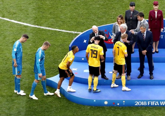 NO SE VIO EN TV: El beso a Hazard, la celebración belga y tristeza inglesa