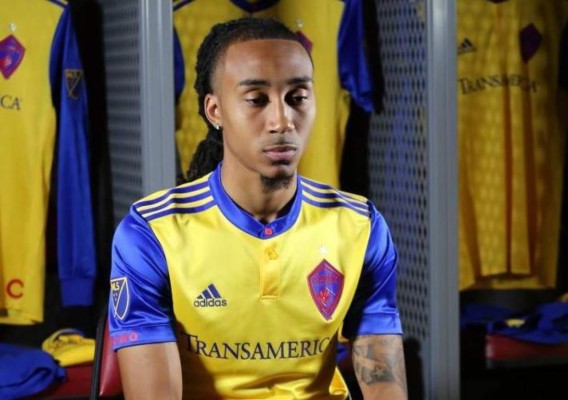 Equipos de la MLS revelan sus uniformes para la temporada 2017